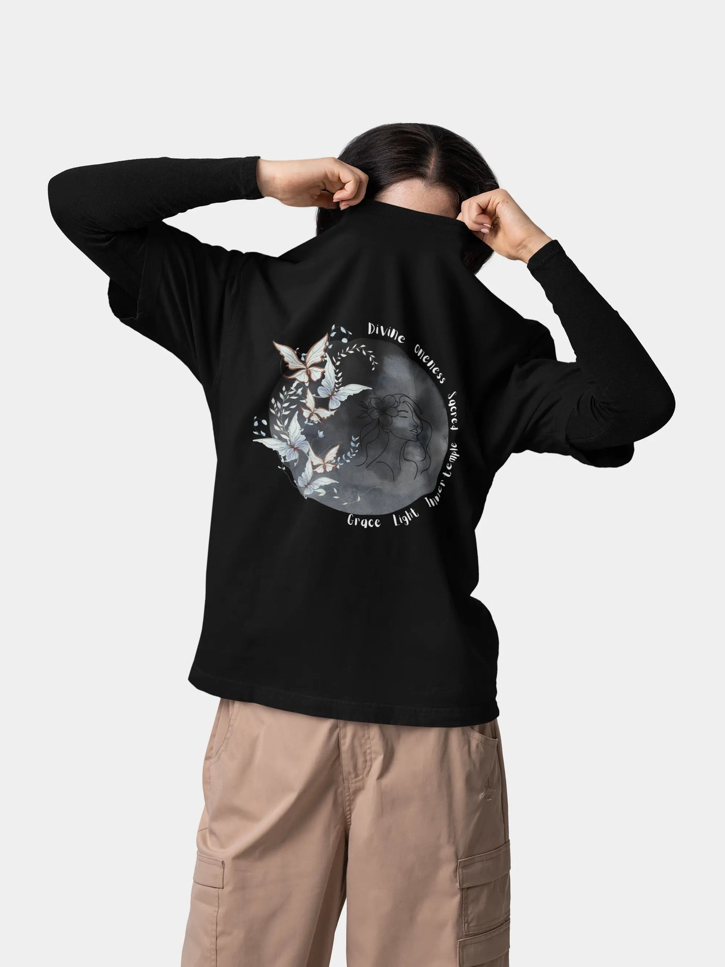 Oversized black t-shirt women back view relaxed streetwear fit